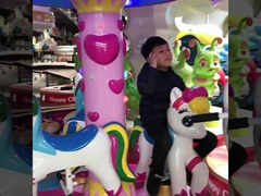 魅力的な3席ミニフェアグラウンドの乗り物 小さなカルーセル ショッピングモールのためのメリーゴーラウンド